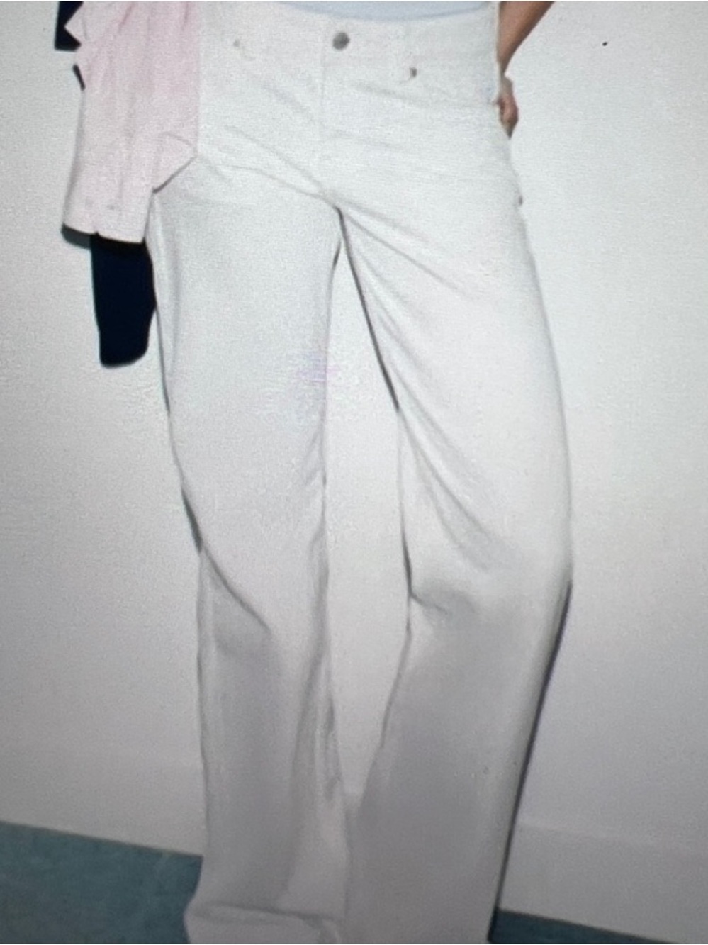 Zara White Low-Rise Wide-Leg Jeans — Clean Silhouette size 8